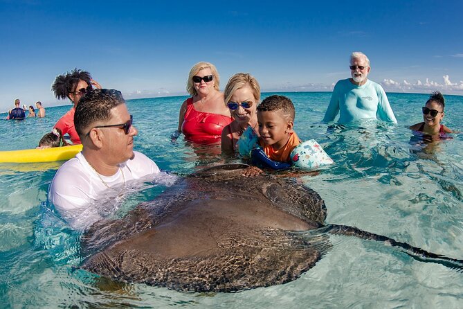 3 Hour Private Charter on Stingray City with Snorkeling - Getting to the Cayman Islands Yacht Club and onto a clean, upscale boat