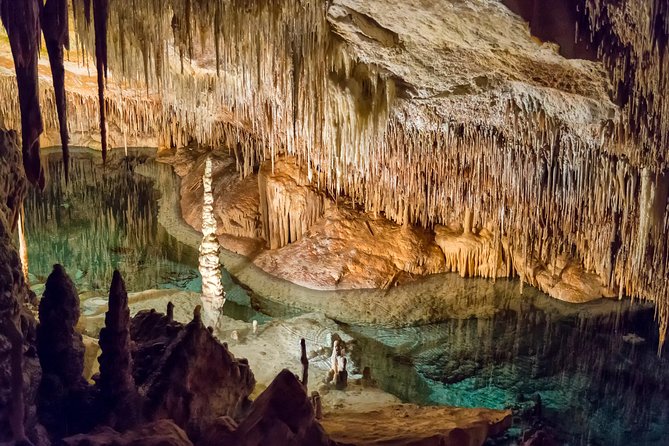Cayman Crystal Caves Tour in Grand Cayman - What makes Cayman Crystal Caves different from a quick cave stop