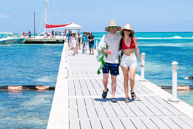 Grand Cayman Catamaran Tour to Stingray City and Rum Point - Why Stingray City and Rum Point work so well together