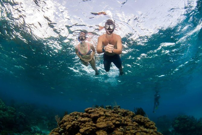 Grand Cayman Kittiwake and Reef Sail - Onboard Experience: Crew Help, Cash Bar Drinks, and the Relaxed Ride Back