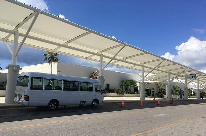 Grand Cayman Shared Airport Transfer - Shared rides and fewer stops: why the bus size matters