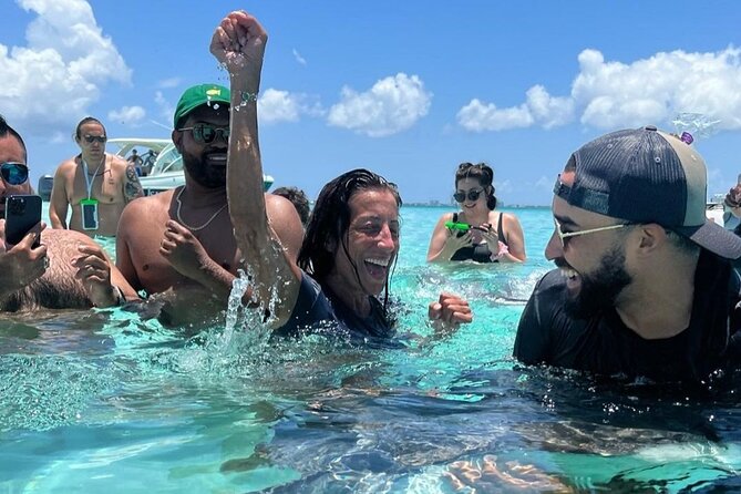 Private Boat Charter in Cayman Islands - Price and value for a group of up to 10