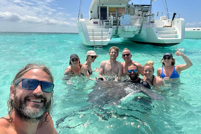 Private Luxury Catamaran Tour to Stingray City and Snorkel - Your 4-Hour North Sound Plan: Stingray City, Starfish Point, Rum Point