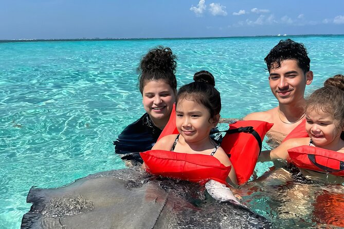 StingrayCity ,Coral Garden & Starfish Tour. - Starfish Pointe: Shallow Water That Makes Starfish Easy